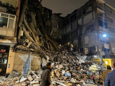 İçişleri Bakanı Soylu'dan Kahramanmaraş ve Gaziantep depremi açıklaması: 4. seviyede alarm verildi! Haberi