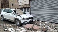 Osmaniye'nin Düziçi Ilçesinde Çöken Binadan Bir Yarali Çikartildi