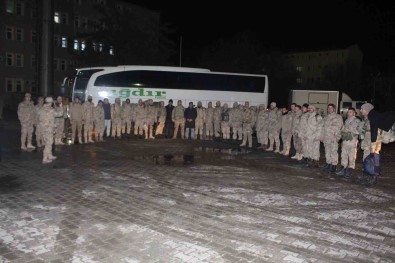 Igdir'dan 150 Güvenlik Korucusu Ve 12 Astsubay Deprem Bölgesine Gitti