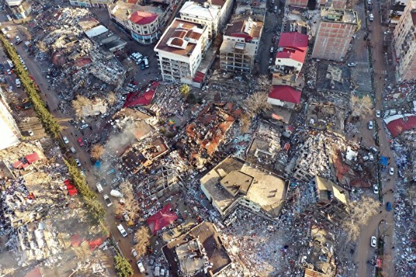 Büyük yıkım havan çekildi: Görüntüler 1999 Marmara Depremi'ni hatırlattı