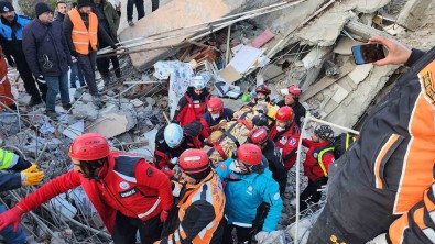 Adiyaman'da 61 Saat Sonra Inanilmaz Kurtulus