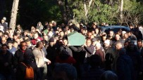Depremde Yasamini Yitiren Genç Futbolcu Antalya'da Topraga Verildi