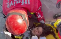 Depremden 53 Saat Sonra Kurtarildi