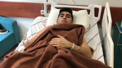 Enkazdan 3,5 Saat Sonra Çikartilan Depremzede Açiklamasi 'Artik Öldüm Zannettim'