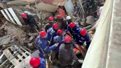 Hatay'da 50 Saat Sonra Hayata Yeniden Tutundu