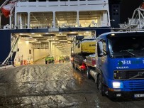 Istanbul Valiligi Deprem Bölgesine Gemi Ile 245 Agir Is Makinesi Gönderildigini Açikladi