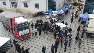 Iznik'ten Deprem Bölgesine 15 Tir Yardim Malzemesi