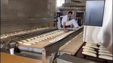 Kayseri Büyüksehir'den Deprem Bölgesine 316 Bin 215 Adet Unlu Mamul Yardimi