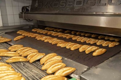 Mersin'den 62 Bin 510 Ekmek Deprem Bölgesine Gönderildi