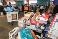 Nilüfer'de Deprem Bölgesine Yardim Için Kostular