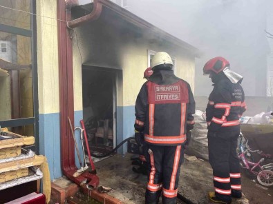 Tek Katli Evde Çikan Yangin Söndürüldü