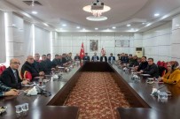 Toplantida Depreme Yakalanan Katilimcilar 'Besmele' Çekti