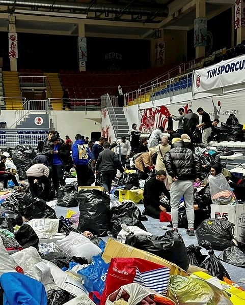 Asrın felaketi Kahramanmaraş depreminde 85 milyonun müthiş dayanışması