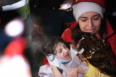 Cenazeleri Almaya Gelmislerdi, Son Sesli Çagrida 72 Saat Sonra Babayla Kizini Sag Buldular