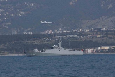 Savas Gemileri Iskenderun Körfezinde