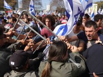 Israil'de Yargi Reformu Protestosunda Polisten Göstericilere Sert Müdahale