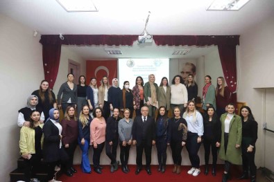 Kartal'da Kres Ögretmenleri Çocuklara Depremi Anlatmak Için Egitim Aldi