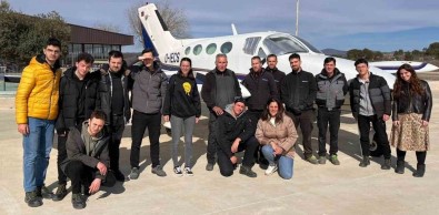 Lise Ögrencileri Ispanya'da Uçak Bakim Staji Yapti