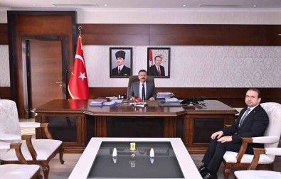 Müdür Senkul, Görevine Basladi