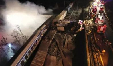 Yunanistan'da tren faciası! Çok sayıda ölü ve yaralı var
