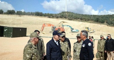 Bakan Akar: 4 bin kişilik çadır kent kuruldu, 4 bin kişilik çadır kent için de NATO ile görüşmeler yapıldı