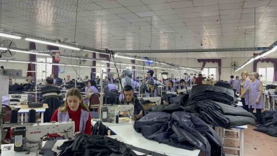 Deprem Sabahi Acil Üretime Geçtiler, Depremzedeler Için Ürettiler