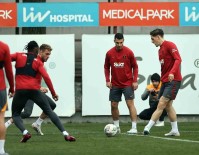 Galatasaray, Kasimpasa Maçin Hazirliklarini Tamamladi