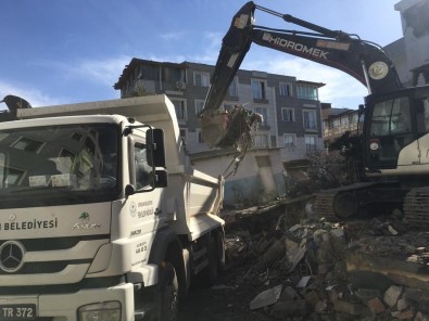 Giresun Belediyesi Deprem Bölgesinde Çalismalarini Sürdürüyor
