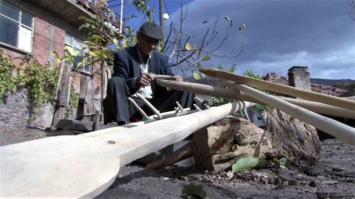 Sindirgili Usta 57 Yildir Agaçlara Sekil Veriyor