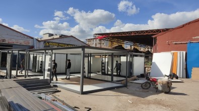 Hem Istihdami Korumak Hem De Yaralari Sarmak Için Konteyner Üretimine Basladi