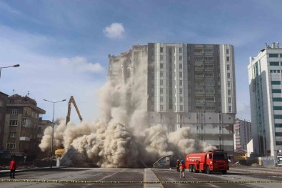 Kayseri'de Depremin Hasari Artiyor Açiklamasi Agir Hasarli Yapi Sayisi 851'E Çikti
