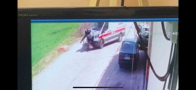 Kilis'te Ambulans Ile Motosiklet Çarpisti Açiklamasi 2 Yarali