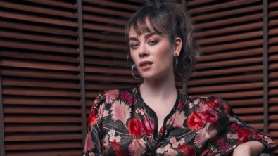 Kızıyla ilk kez görüntülendi!