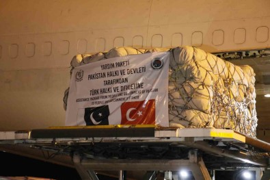 Pakistan'dan Türkiye'ye Çadirlar Gelmeye Basladi