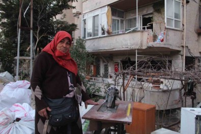 Evi Enkaza Döndü, 47 Yillik Dikis Makinesini Birakmadi