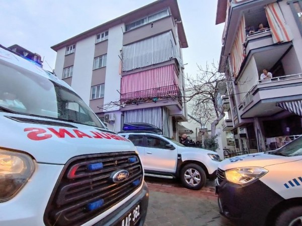 Kız çocuğu dehşeti yaşadı! Annesi gözlerinin önünde katledildi: Ağzına, kafasına her yerine sıktı