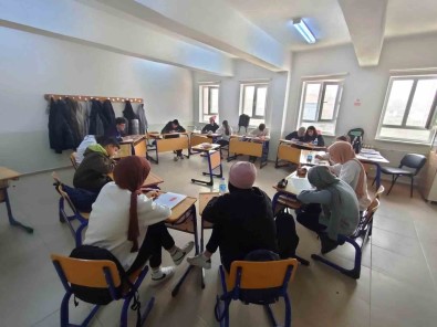 Hisarcik 15 Temmuz Sehitleri Anadolu Lisesinde Psikososyal Destek Çalismasi