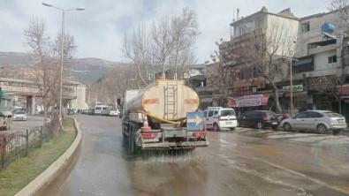 Kahramanmaras'ta 830 Noktada Temizlik Çalismalari Sürüyor