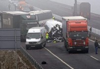 TRAFIK KAZASı - Macaristan'da feci kaza: 42 araç birbirine girdi