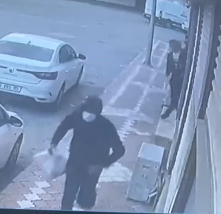 Maskeli Sahistan, Güpegündüz 2.5 Milyon TL'lik Kapkaç