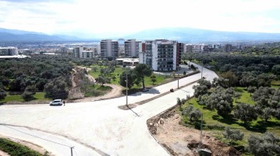 Nazilli Belediyesi Yol Yapim Çalismalarini Sürdürüyor