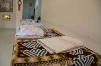 Senobali Kadinlar Hem Bin Yillik Geleneklerini Yasatiyorlar, Hem De Ev Ekonomisine Katki Sagliyorlar