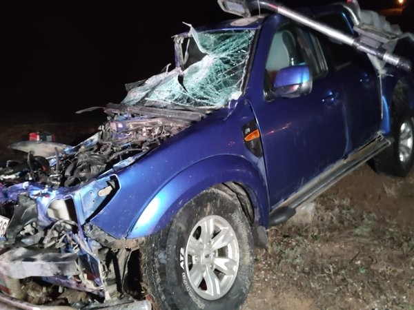 Tomruk yüklü tırla kamyonet çarpıştı: 1 ölü, 5 yaralı