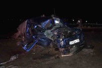 Çarptigi Pikabi Biçen Tir Tarlaya Uçtu Açiklamasi 1 Ölü, 5 Yarali