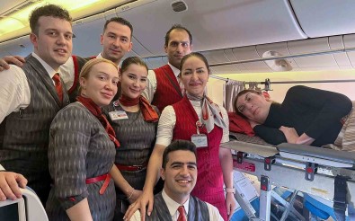 Dünyanin En Uzun Boylu Kadini Rumeysa Gelgi Türkiye'ye Döndü