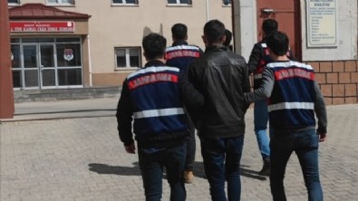 Kilis merkezli 2 ilde düzenlenen DEAŞ şüphelisi 2 kişi yakalandı