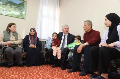 Of'ta 848 Depremzede Agirlaniyor