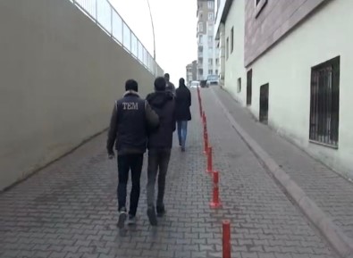 Terör Örgütü DEAS Içerisinde Faaliyet Gösteren 5 Kisi Kayseri'de Yakalandi