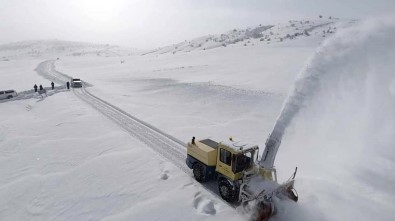 Yozgat'ta Kar Nedeniyle 15 Köy Yolu Ulasima Kapandi