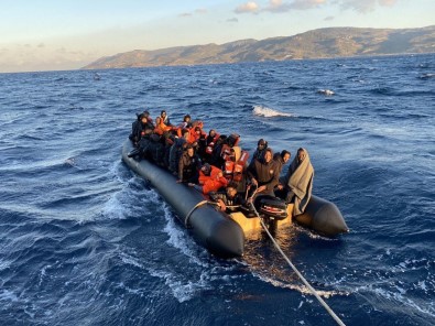Yunan Unsurlarinca Ölüme Terk Edilen 46 Kaçak Göçmen Kurtarildi